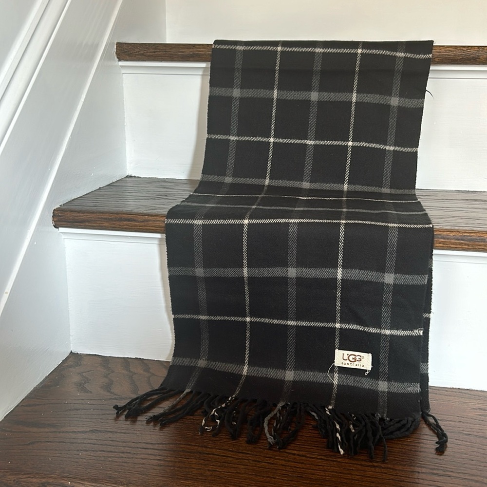 UGG Scarf